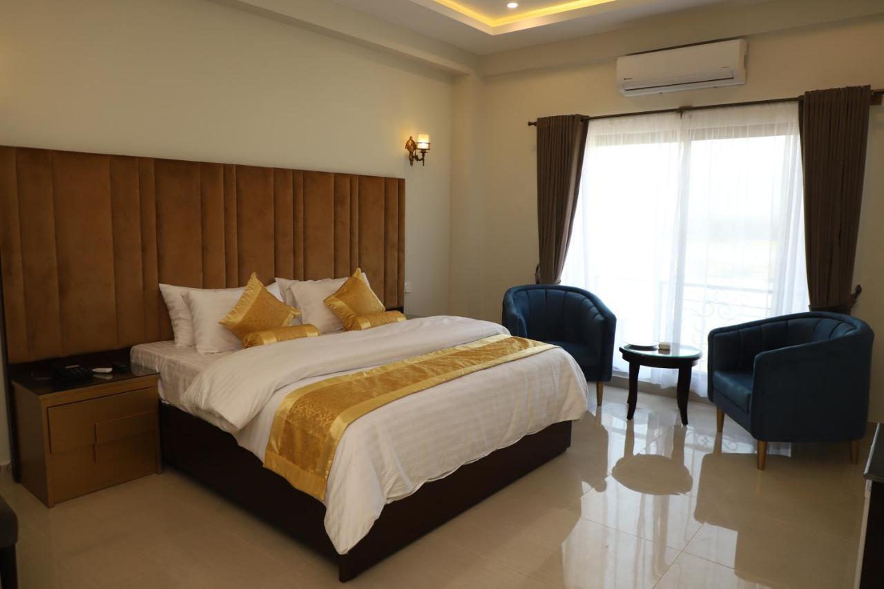 Swat Palace Hotel By Northin Mam Derai Exterior photo