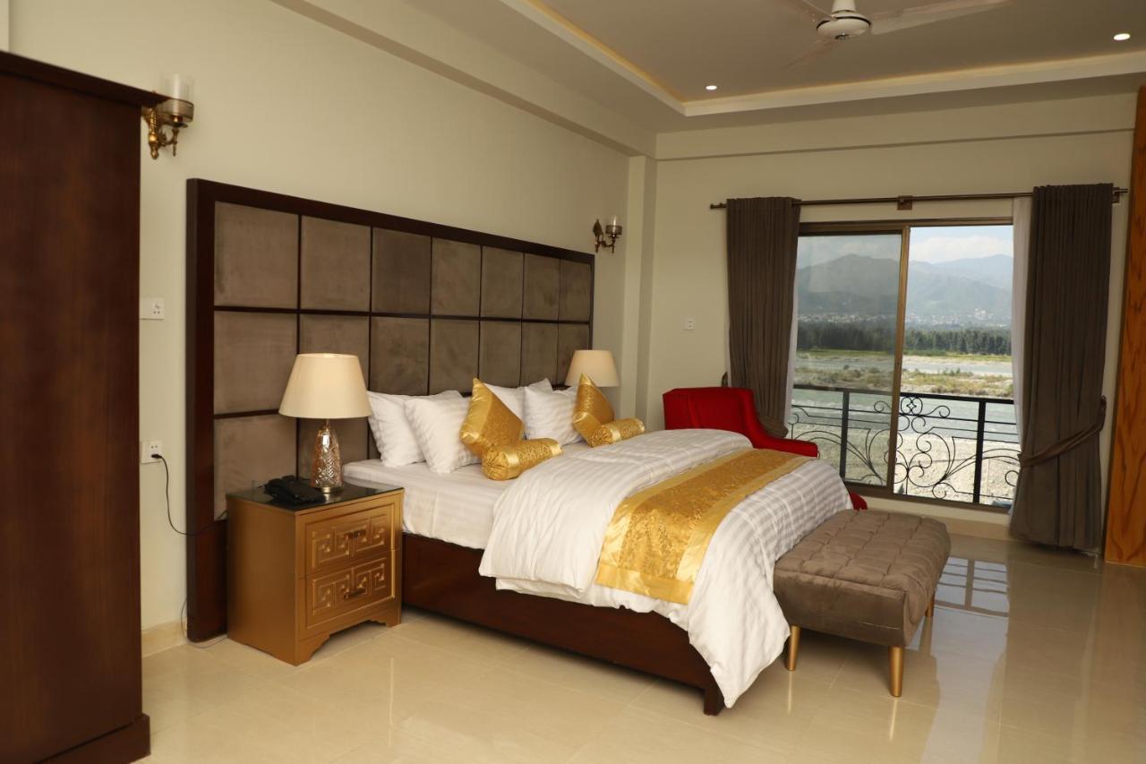 Swat Palace Hotel By Northin Mam Derai Exterior photo