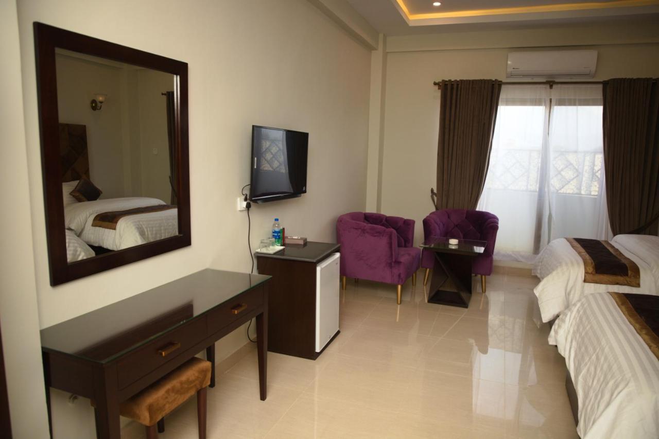 Swat Palace Hotel By Northin Mam Derai Exterior photo