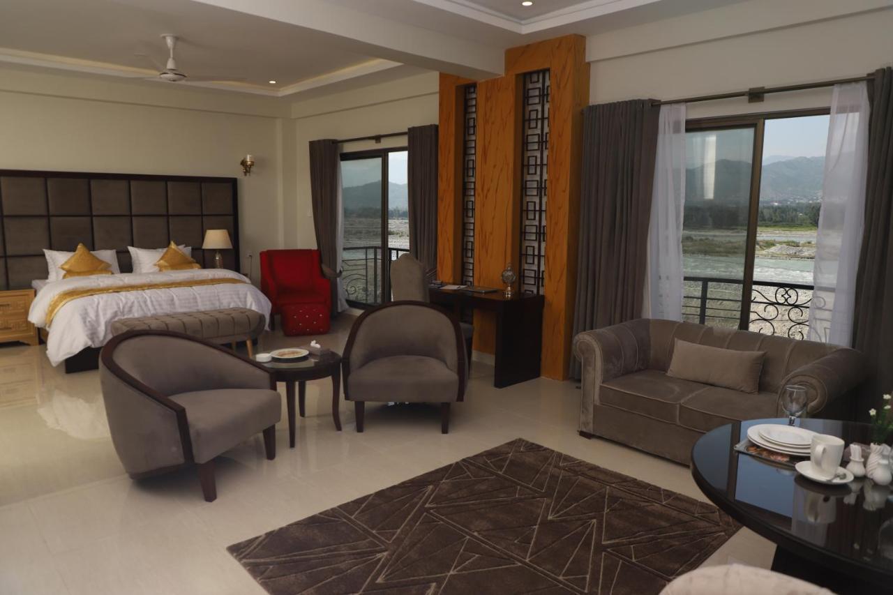 Swat Palace Hotel By Northin Mam Derai Exterior photo
